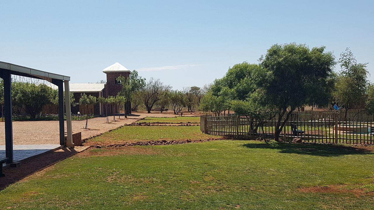 Kareespruit Game Ranch & Guest House Zeerust Exterior photo